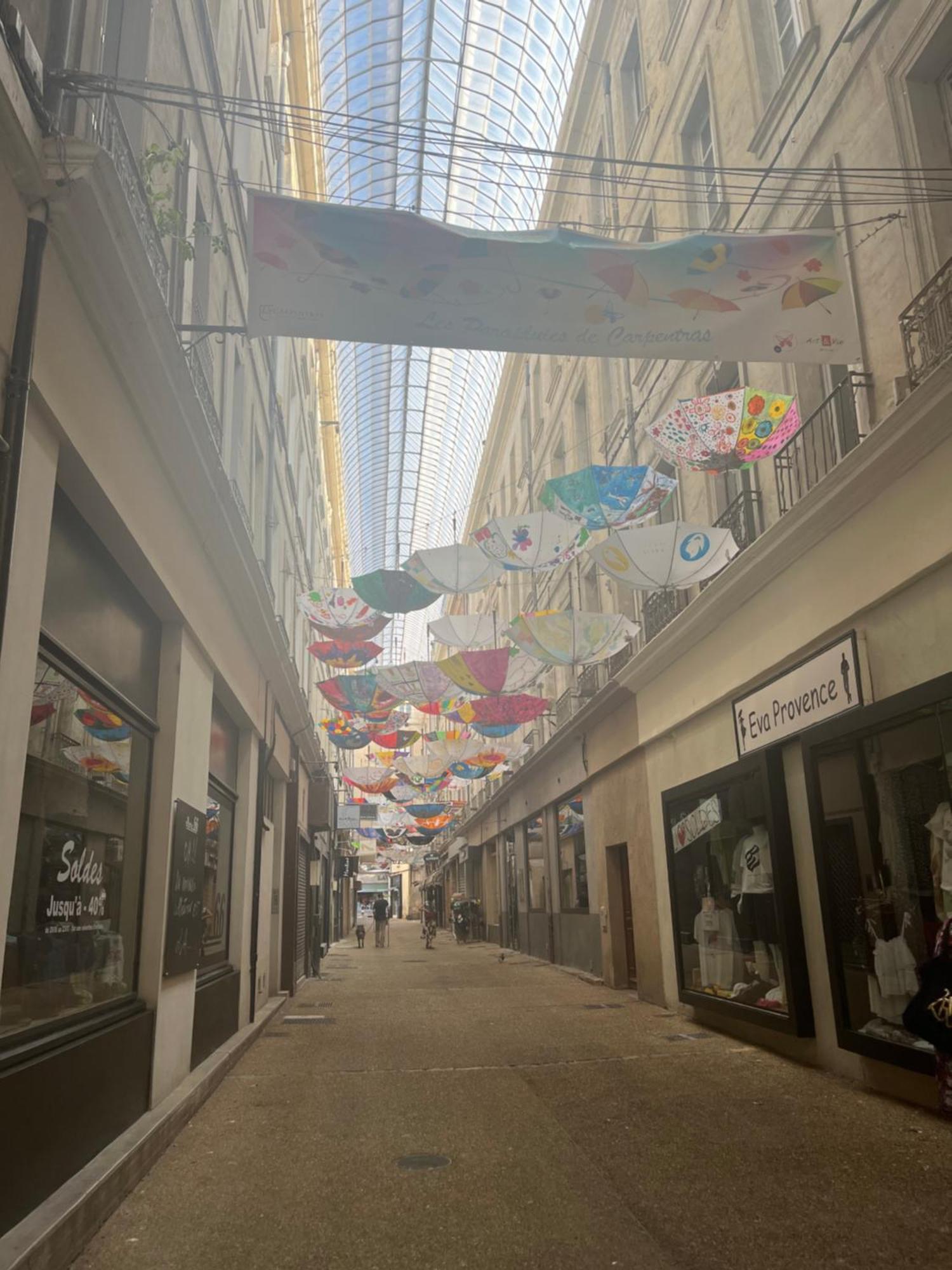 Bel Appartement En Plein Coeur De Carpentras Zewnętrze zdjęcie